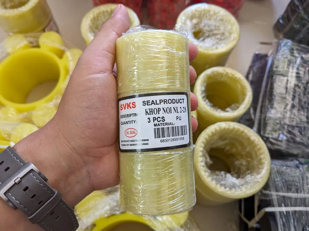 Cuộn vòng NL vàng nhạt nhãn KHOP NOI NL 2-28 cầm dọc