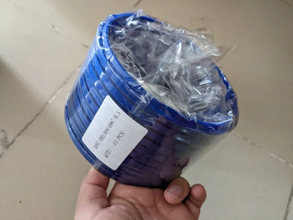 Phớt bụi sắt DKB