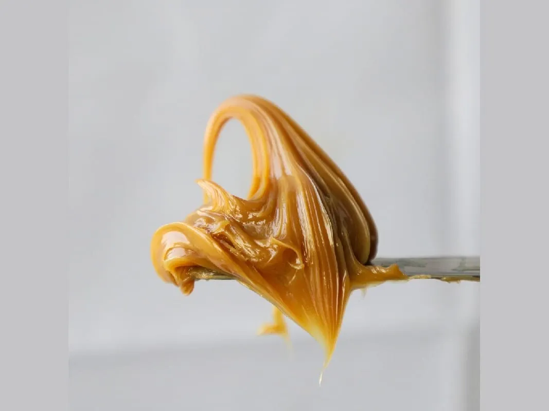 Mỡ bò chịu nhiệt: mỡ màu hổ phách cuộn trên que