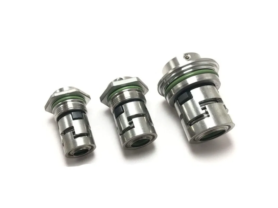 Phớt bơm trục đứng: ba phớt cartridge cỡ khác nhau xếp hàng